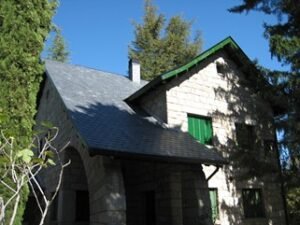 Rehabilitación de cubierta y carpintería exterior en Cercedilla, fotografía 2 de la intervención documentada