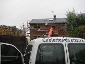 Cubierta de pizarra redonda en Valdemorillo, fotografía 3 de la intervención documentada